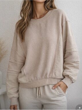 Easel Crewneck